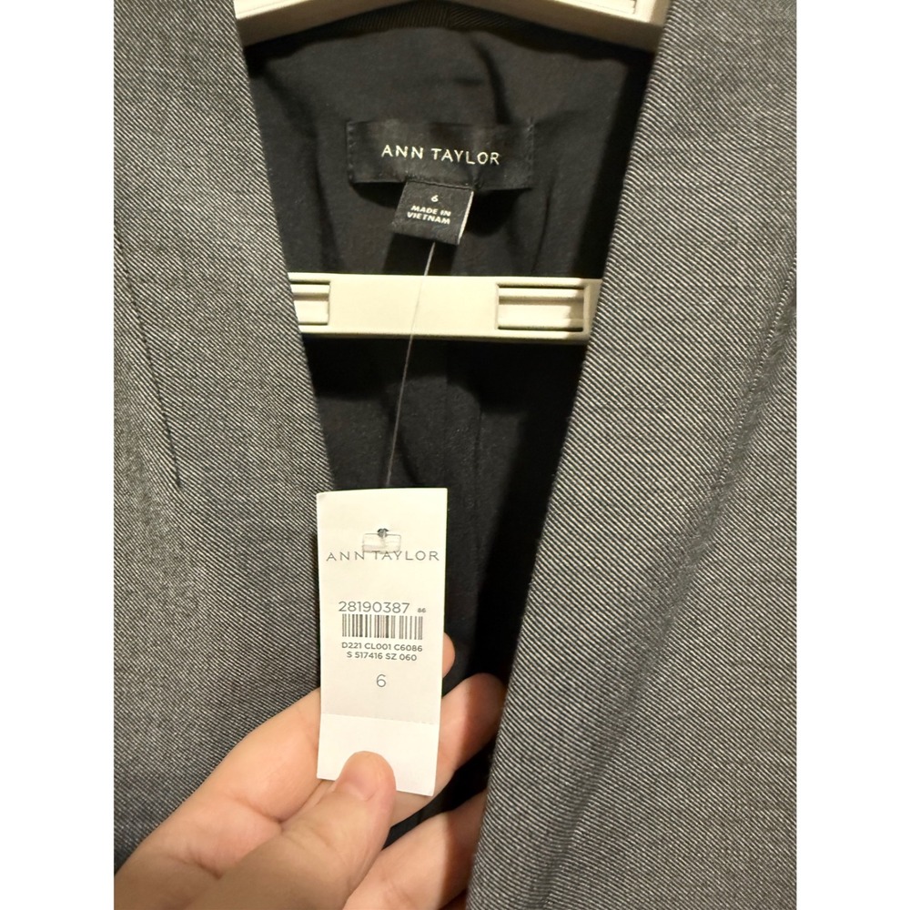 Ann Taylor The CutAway Blazer Women 6 Gray Careerwear Professional Workwear NWT - Picture 2 of 5